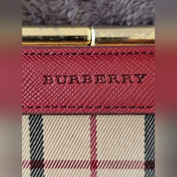 Burberry Kisslick bifold wallet in Nova Check. VGUC - Picture 7 of 14